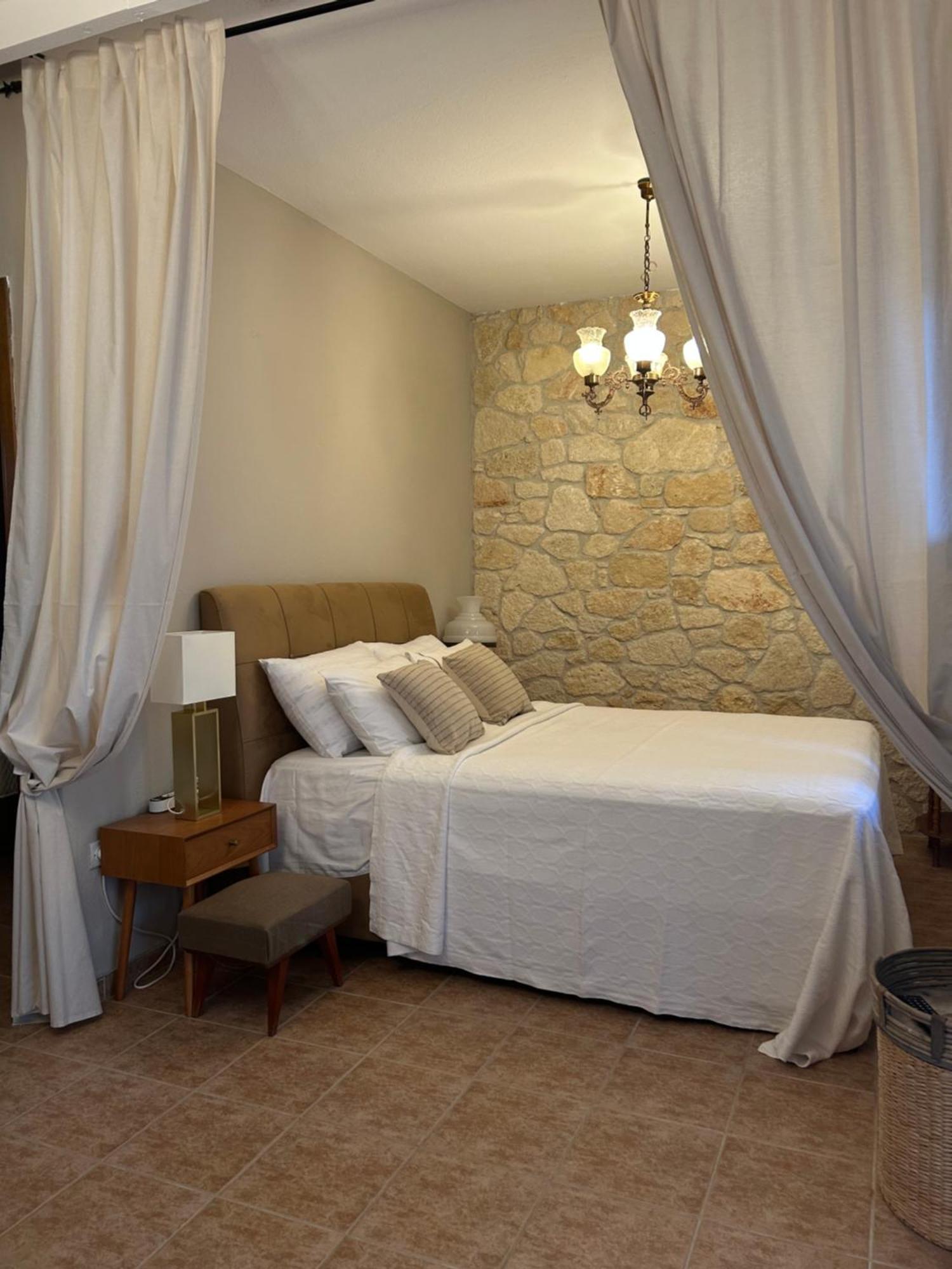 Hospitality M7 *